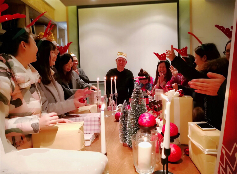 迪梵宜設計圣誕狂歡趴